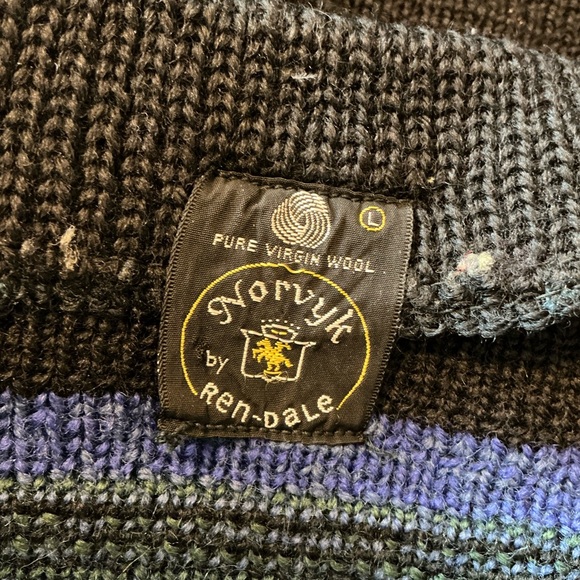 NORVYK RENOIR - Vintage Nordic Wool Sweater - Picture 8 of 11